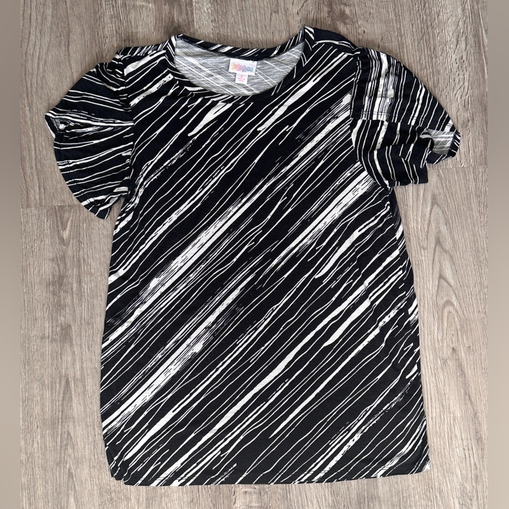 LuLaRoe black and white Olive, size small